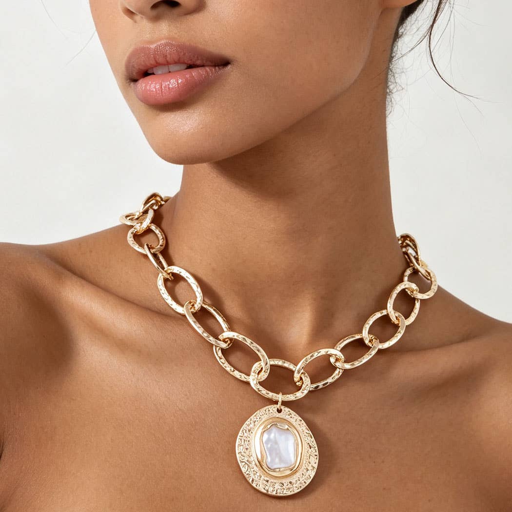 Hammered Pearl Disc Chain Necklace: GCR