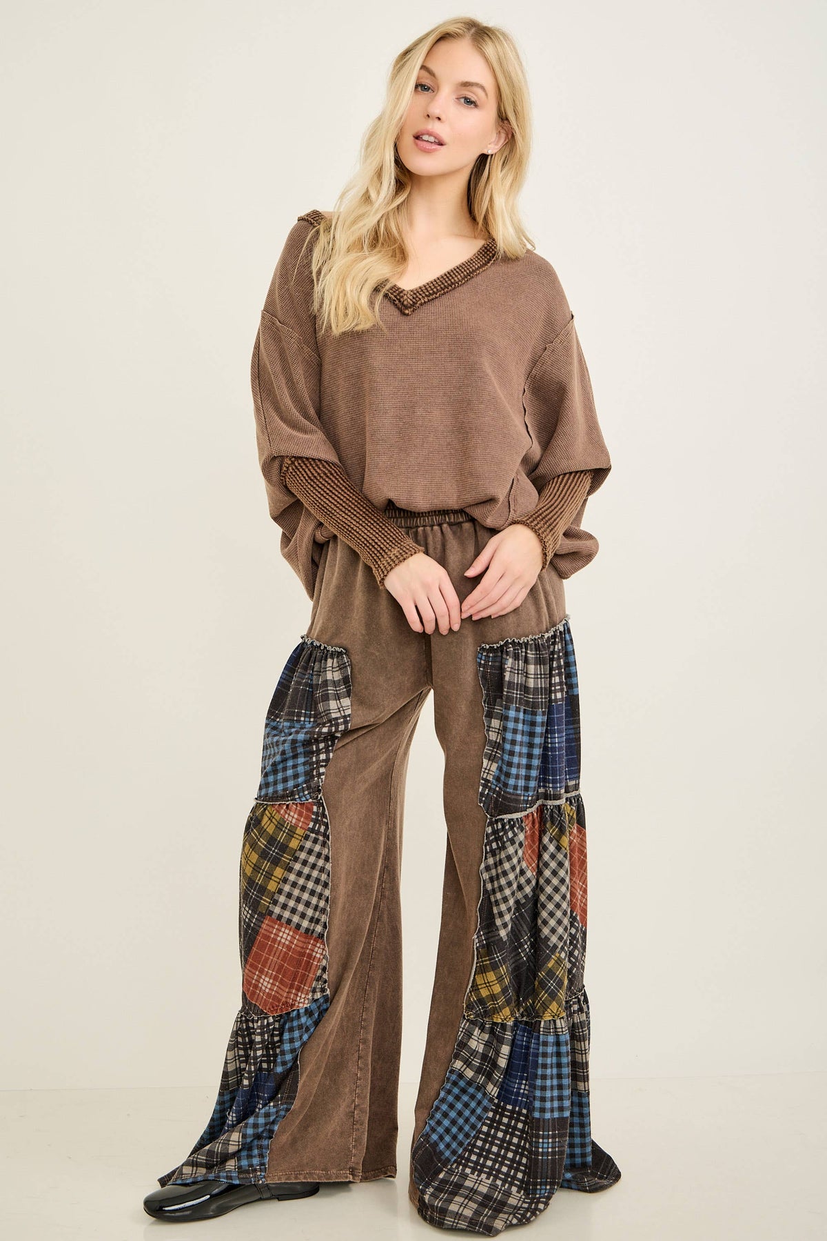 JHER Mineral‑Washed V‑Neck Thermal Waffle Top