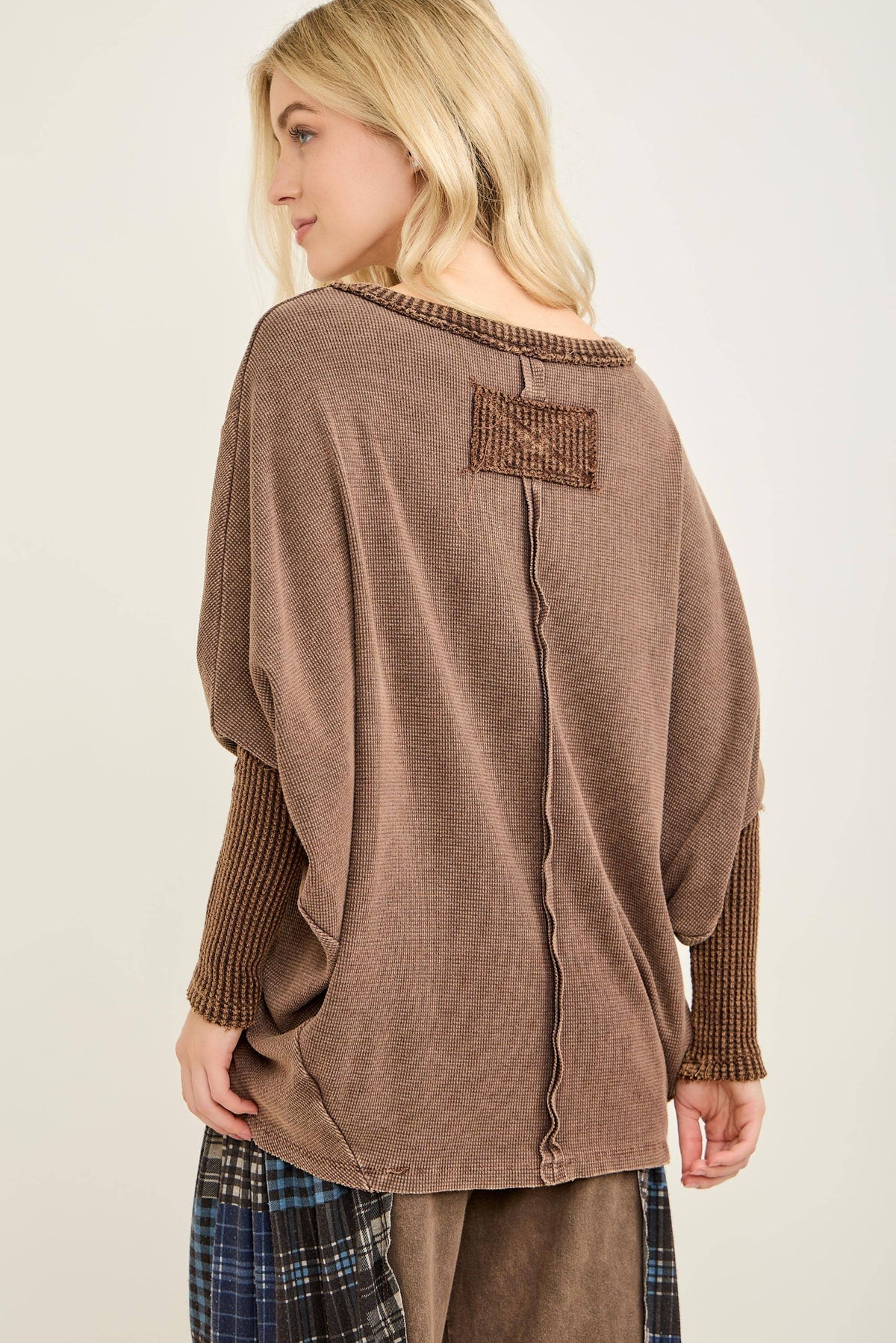 JHER Mineral‑Washed V‑Neck Thermal Waffle Top