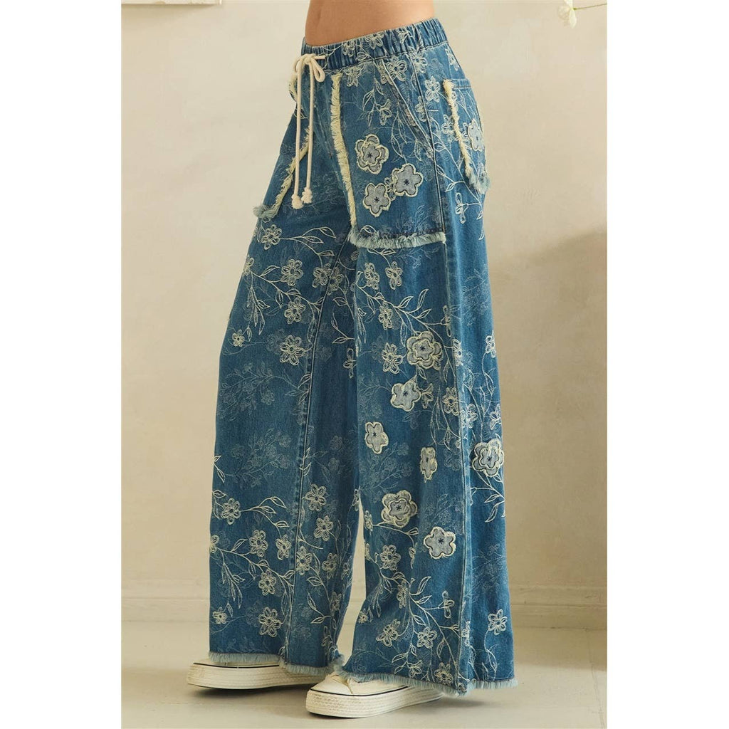 Oli&Hali - FLORAL PATCH EMBROIDERED DENIM PANTS
