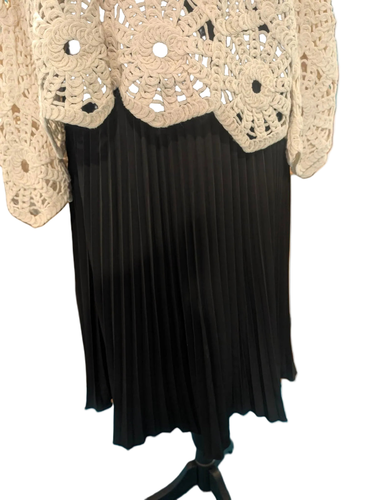 Black Pleated Midi Skirt – Timeless Grace