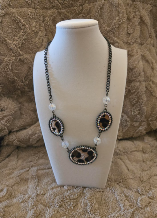Leopard Oval Rhinestone Pendant Necklace