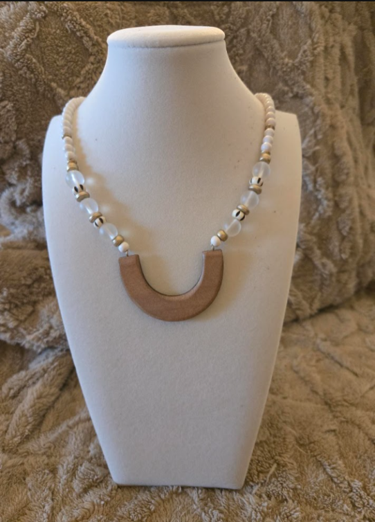 “Mesa Curve” Beaded Pendant Necklace