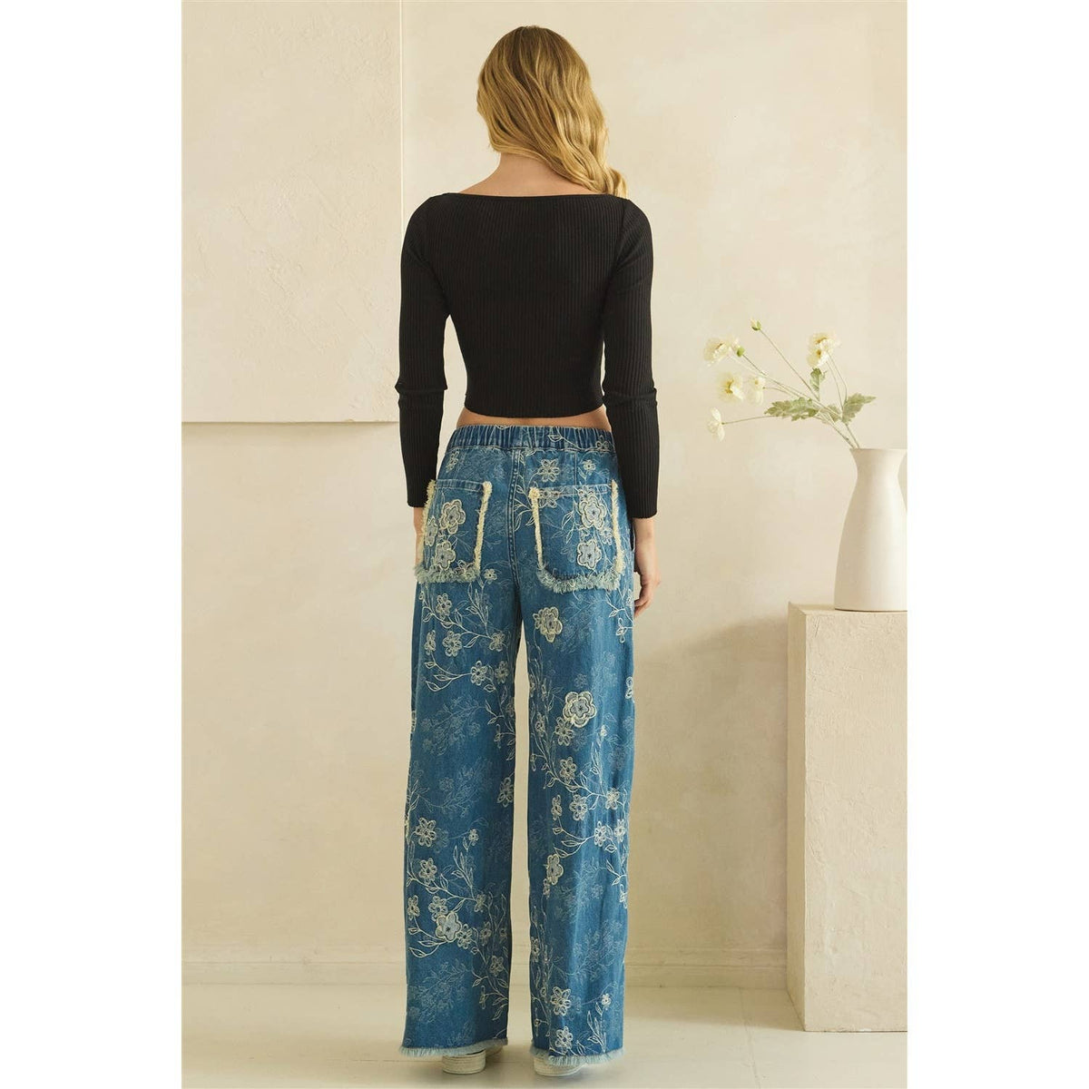 Oli&Hali - FLORAL PATCH EMBROIDERED DENIM PANTS