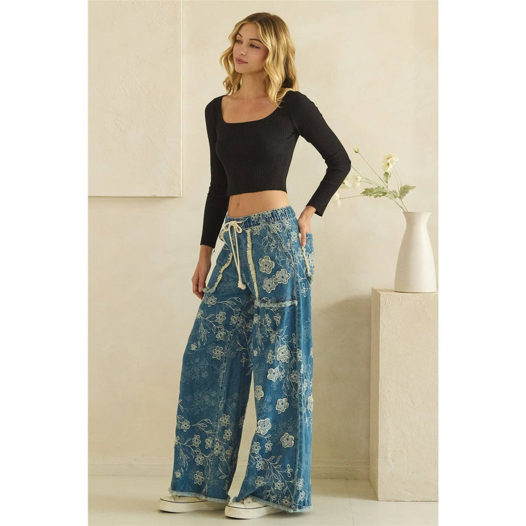 Oli&Hali - FLORAL PATCH EMBROIDERED DENIM PANTS