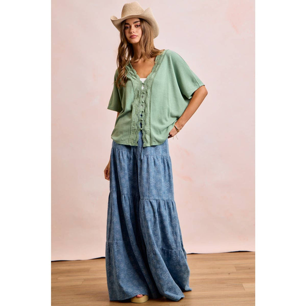 FLORAL TIERED FLARE DENIM PANTS: DENIM