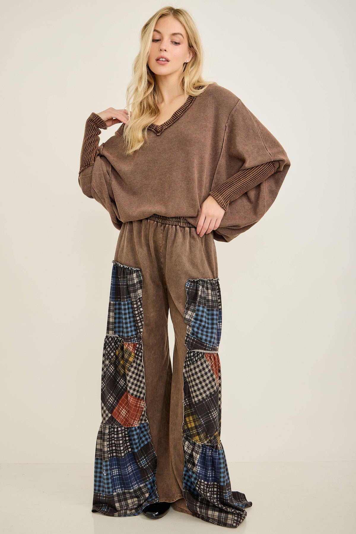 JHER Mineral‑Washed V‑Neck Thermal Waffle Top