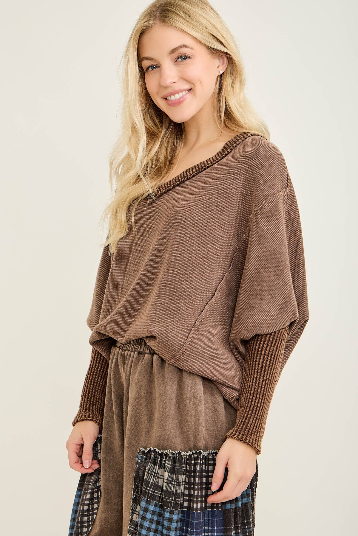 JHER Mineral‑Washed V‑Neck Thermal Waffle Top